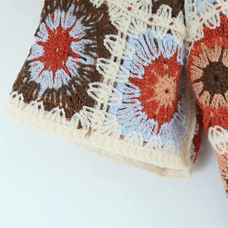 KEYANKETIAN Summer New Small Lapel Floral Crochet Single Breasted Short Style Knitted Vest Boho Style Short Sleeve Cardigan Top