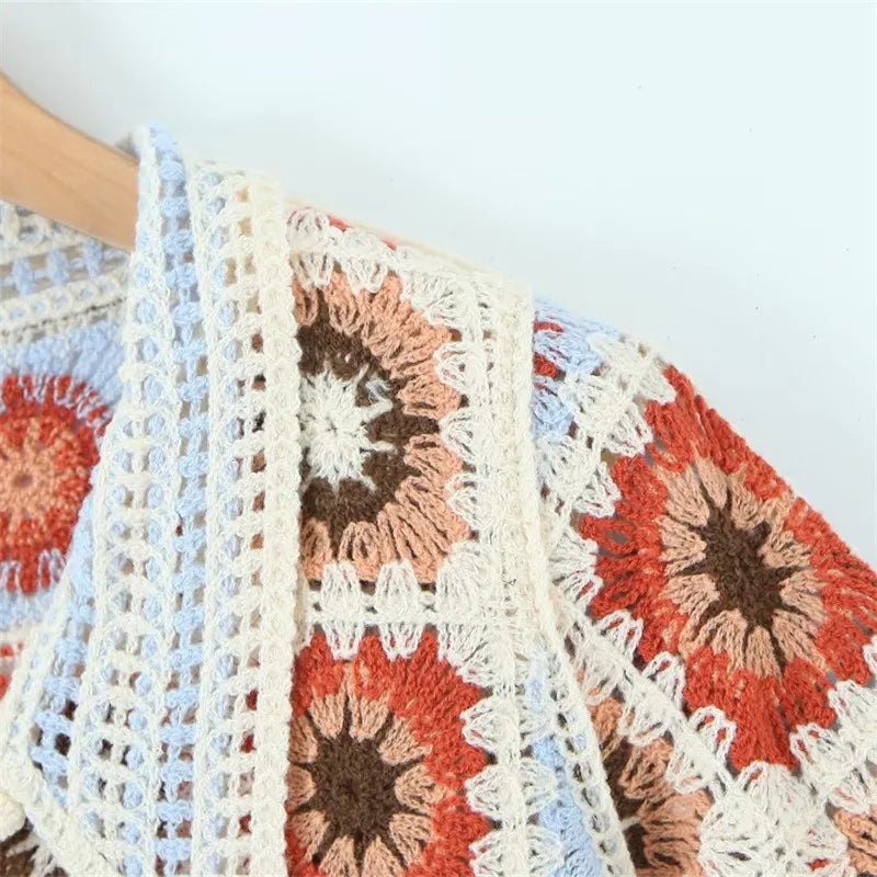 KEYANKETIAN Summer New Small Lapel Floral Crochet Single Breasted Short Style Knitted Vest Boho Style Short Sleeve Cardigan Top