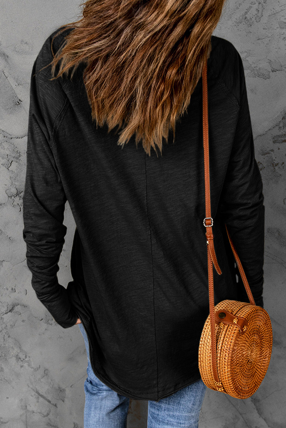 Graphic Thumbhole Sleeve T-Shirt: Unique Style and Comfort
