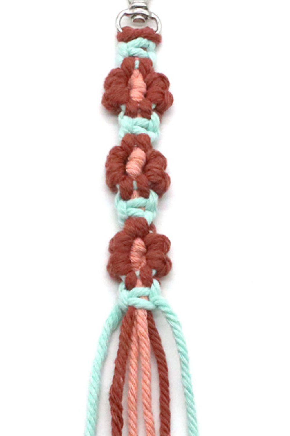 Trendsi Cupid Beauty Supplies Keychains 4-Pack Hand-Woven Flower Keychain, Color Varies
