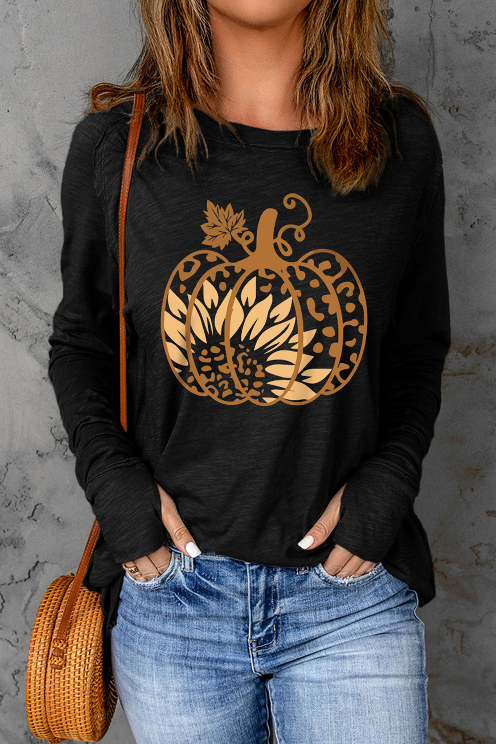 Graphic Thumbhole Sleeve T-Shirt: Unique Style and Comfort