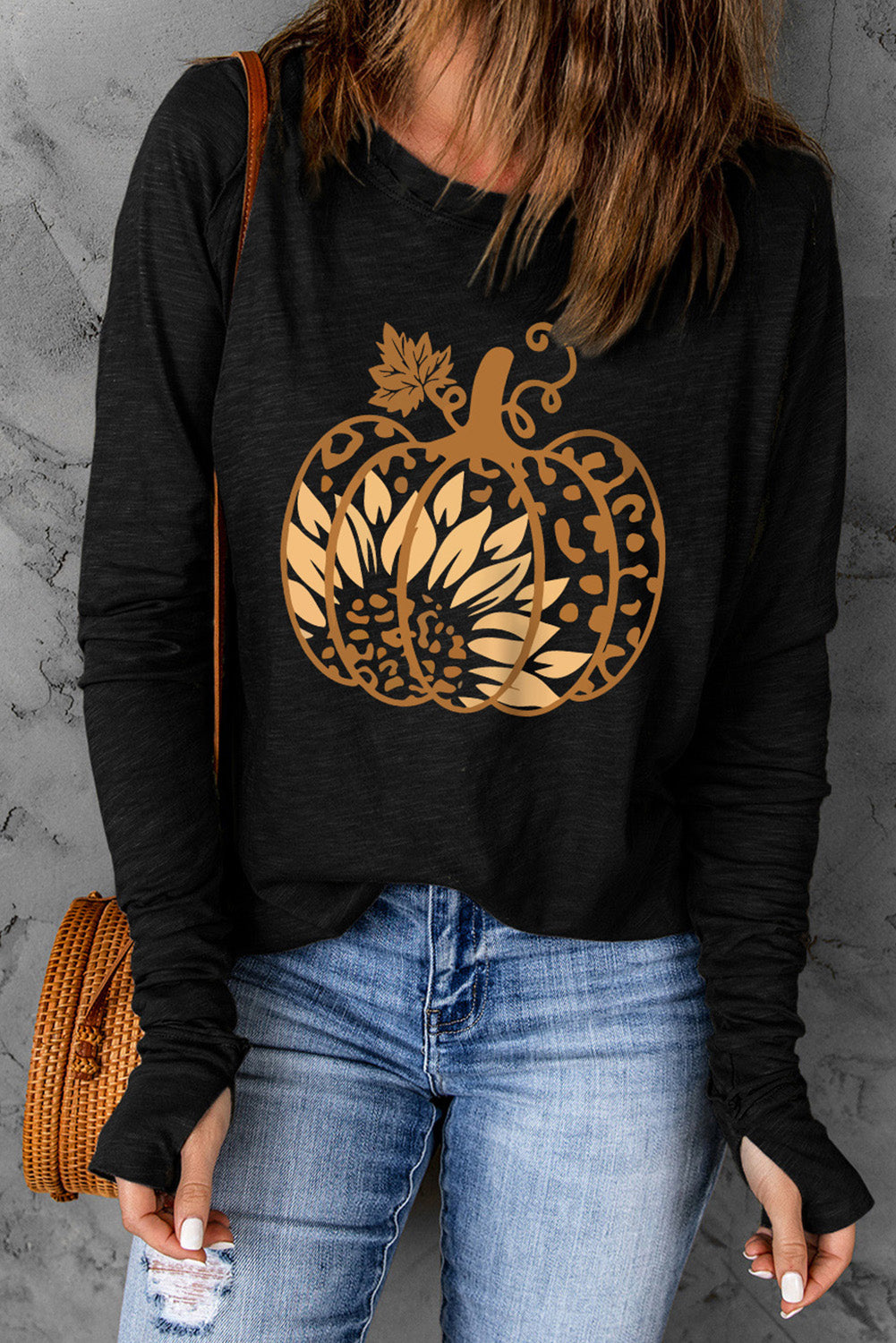 Graphic Thumbhole Sleeve T-Shirt: Unique Style and Comfort