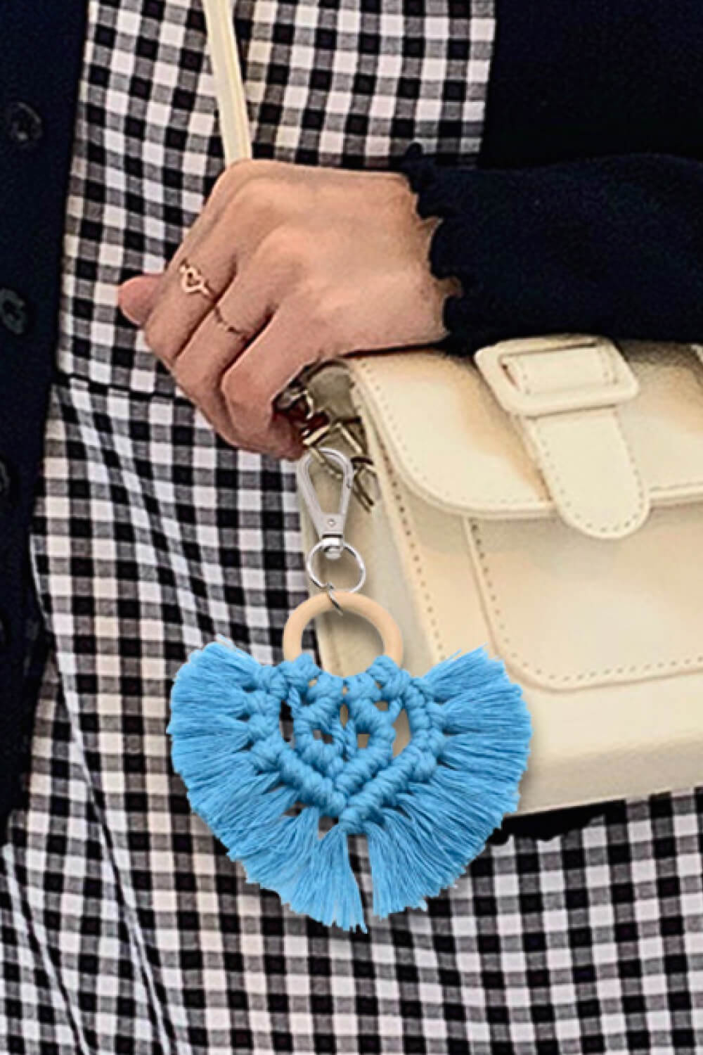 Trendsi Cupid Beauty Supplies Keychains Assorted 4-Pack Heart-Shaped Macrame Fringe Keychain