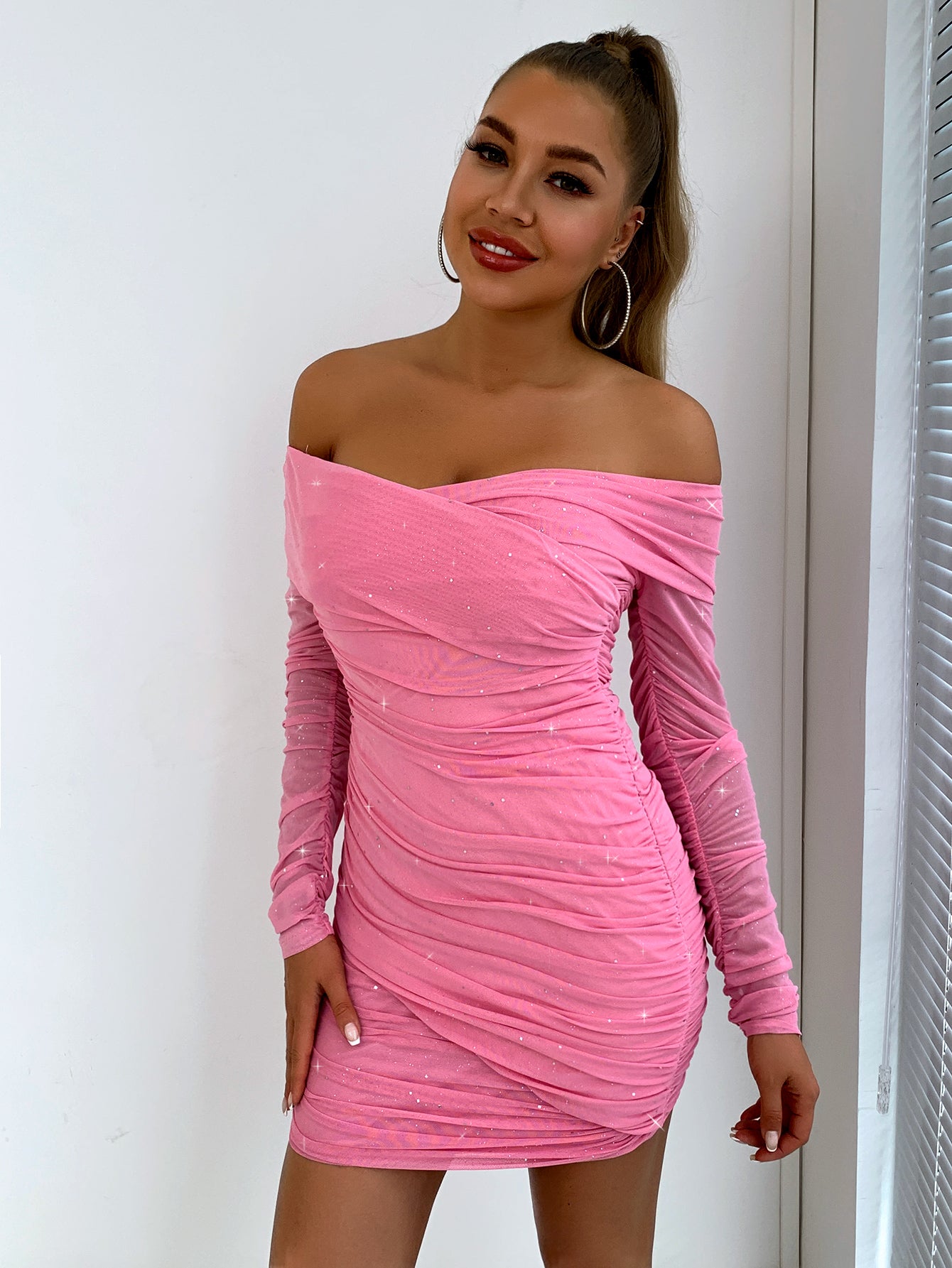 Trendsi Cupid Beauty Supplies Woman Cocktail Dresses Glitter Ruched Off-Shoulder Long Sleeve Bodycon Dress