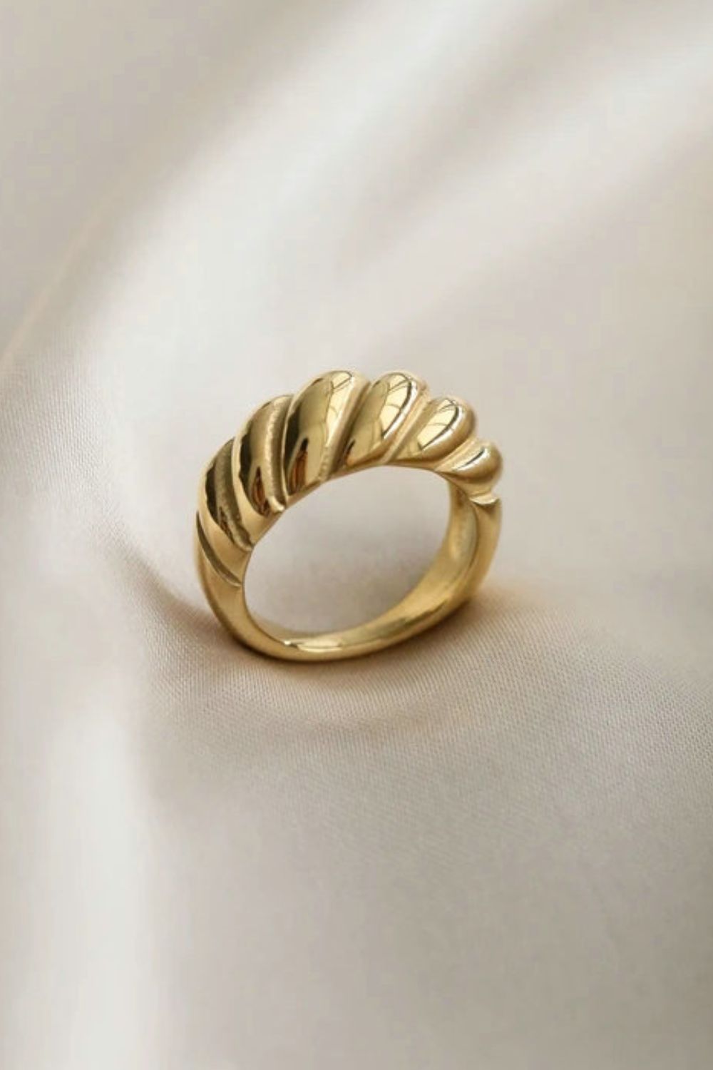 Trendsi Cupid Beauty Supplies Woman Rings Gold Twisted Ring