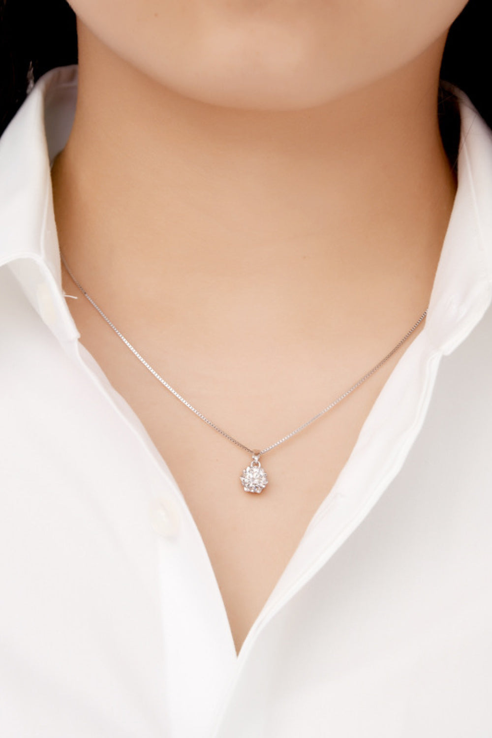 Trendsi Cupid Beauty Supplies Women Necklace 1 Carat Moissanite Pendant Platinum-Plated Necklace