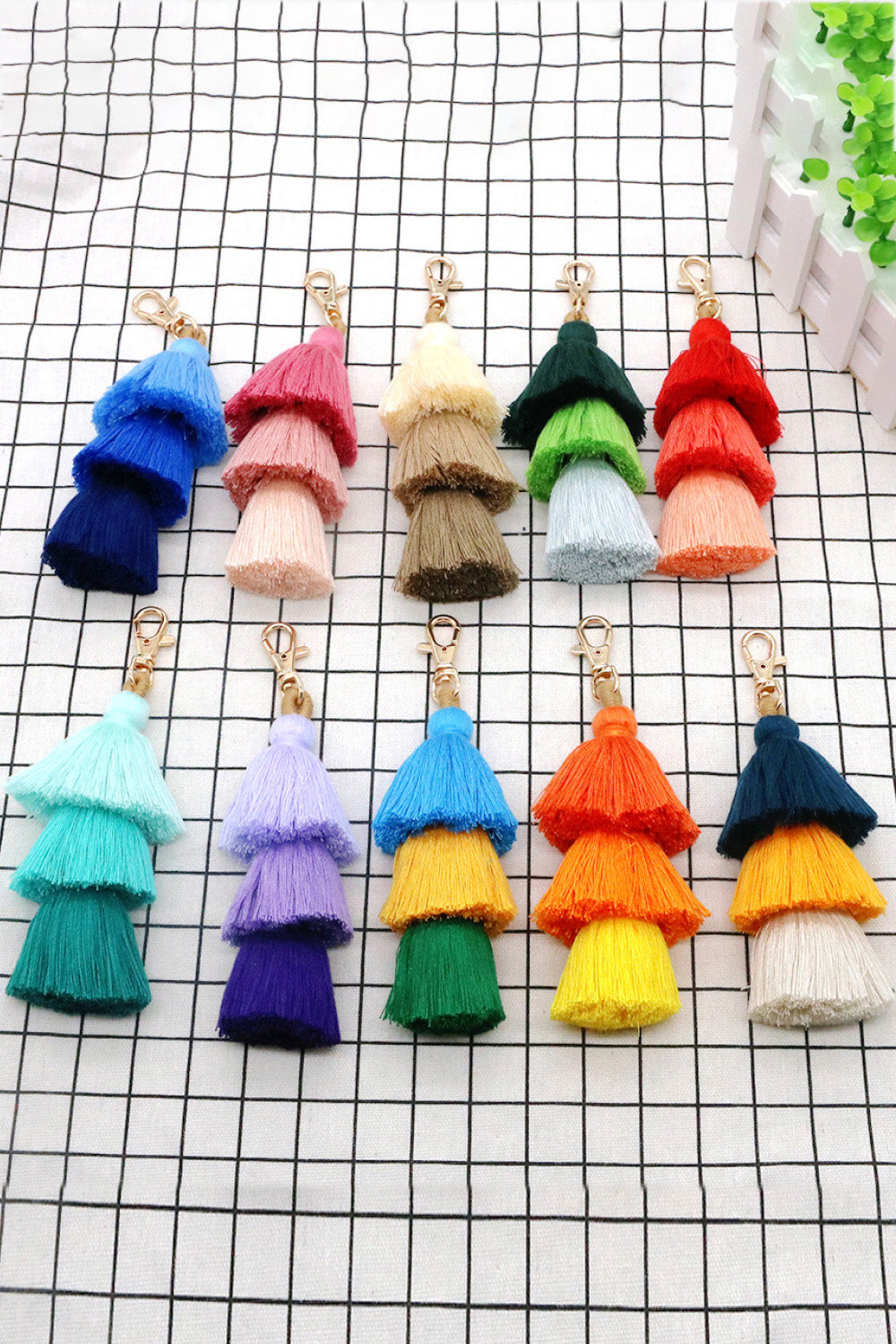 Trendsi Cupid Beauty Supplies Keychains 4-Pack Multicolored Fringe Keychain, Color Varies