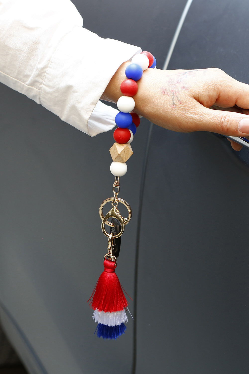 Trendsi Cupid Beauty Supplies Keychains Contrast Tassel Silicone Bead Wristlet Key Chain